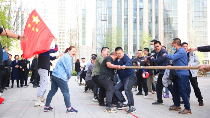甘肅能化集團舉辦慶“五一”第二屆職工拔河比賽